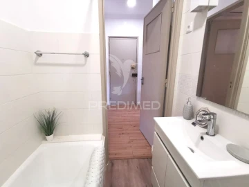 Apartamento T2 para Venda em Além da Ribeira e Pedreira