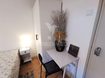 Apartamento T2 para Venda em Além da Ribeira e Pedreira