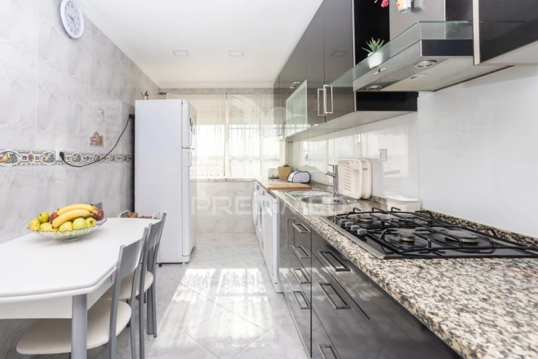 Apartamento T2 para Venda em Laranjeiro e Feijó Foto 6