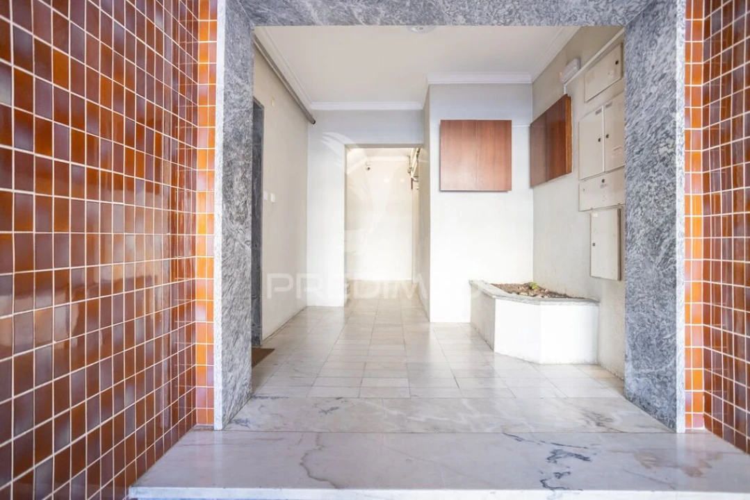Apartamento T2 para Venda em Laranjeiro e Feijó Foto 19