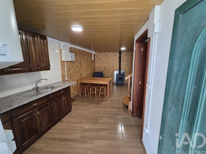 Moradia T2 para Arrendamento em Castanheira de Pêra e Coentral Foto 8