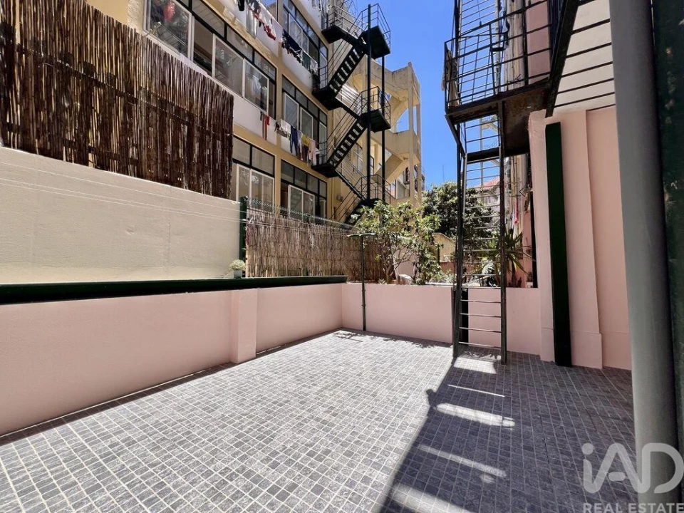 Apartamento T5 para Venda em Arroios Foto 2