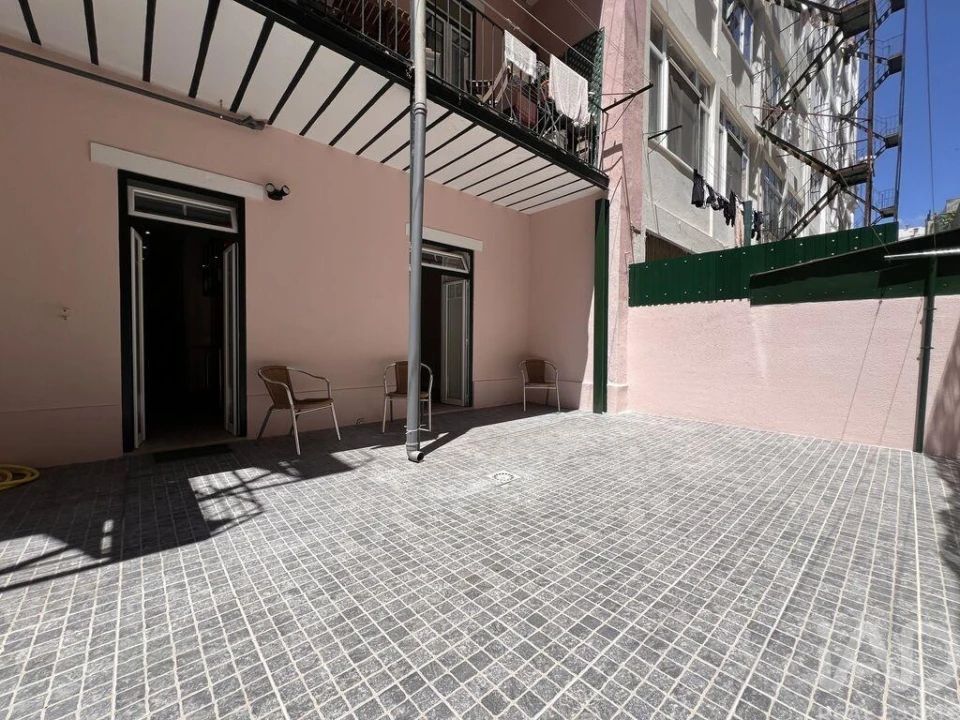 Apartamento T5 para Venda em Arroios Foto 1