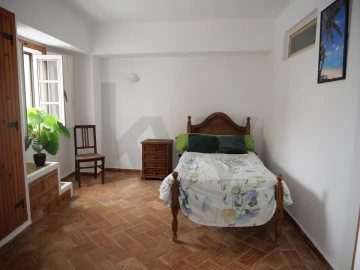 Moradia T4 para Venda em Estômbar e Parchal