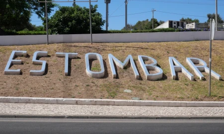 Moradia T4 para Venda em Estômbar e Parchal