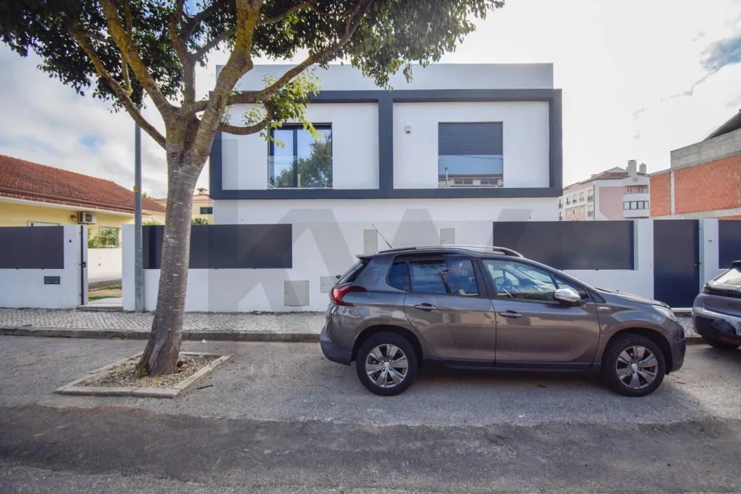 Moradia T3 para Venda em São Domingos de Rana Foto 24