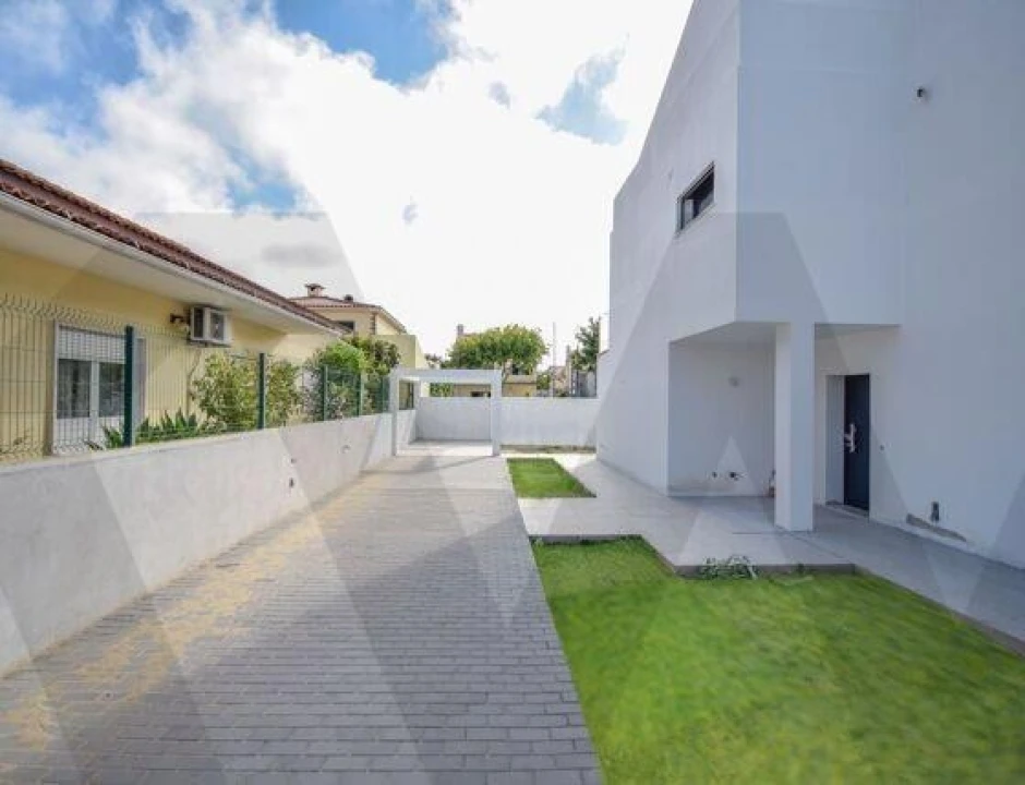 Moradia T3 para Venda em São Domingos de Rana Foto 33