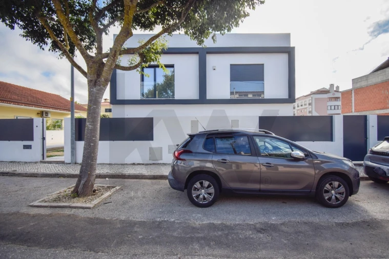 Moradia T3 para Venda em São Domingos de Rana Foto 24