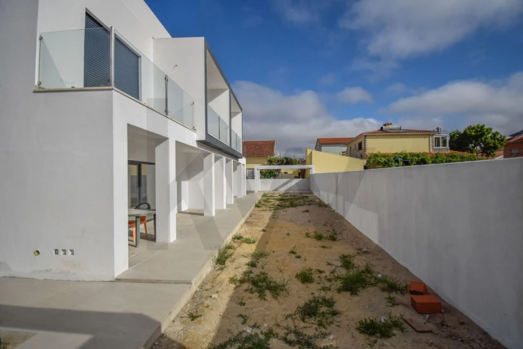 Moradia T3 para Venda em São Domingos de Rana Foto 31