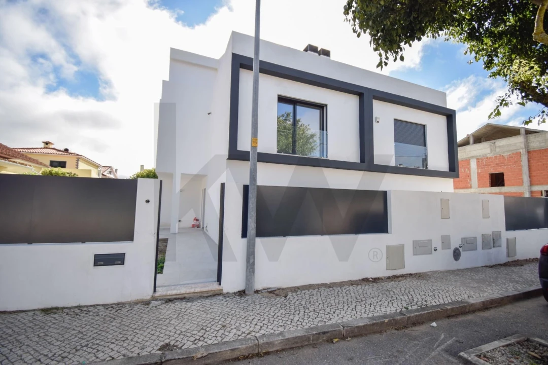 Moradia T3 para Venda em São Domingos de Rana Foto 21