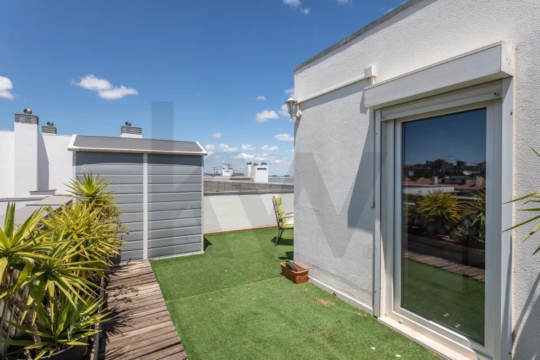 Apartamento T2 para Venda em Marvila Foto 32