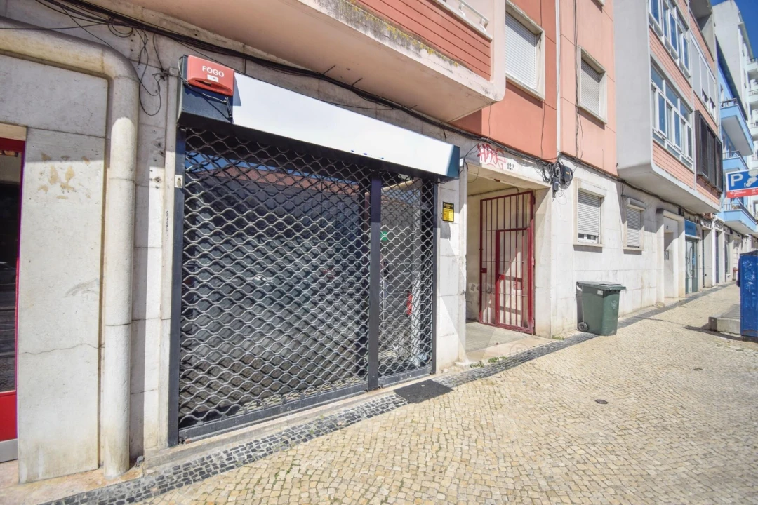 Prédio para Venda em Alvalade Foto 6