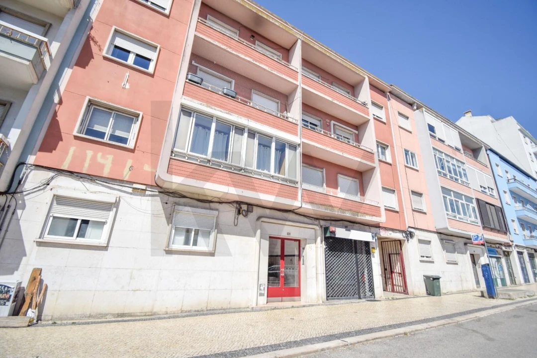 Prédio para Venda em Alvalade Foto 3