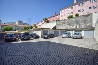 Prédio para Venda em Alvalade