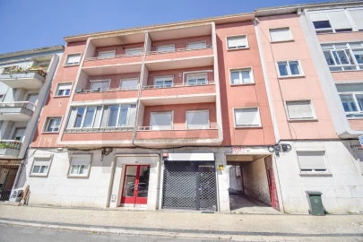 Prédio para Venda em Alvalade