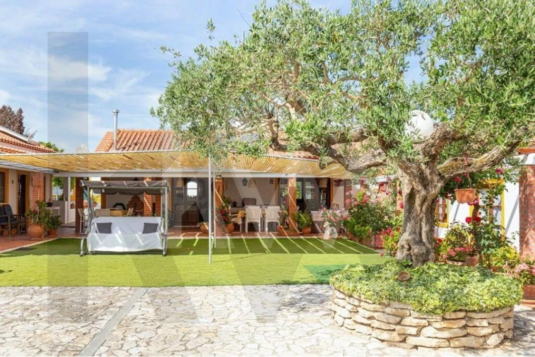 Moradia T6 para Venda em Povoa da Isenta Foto 4