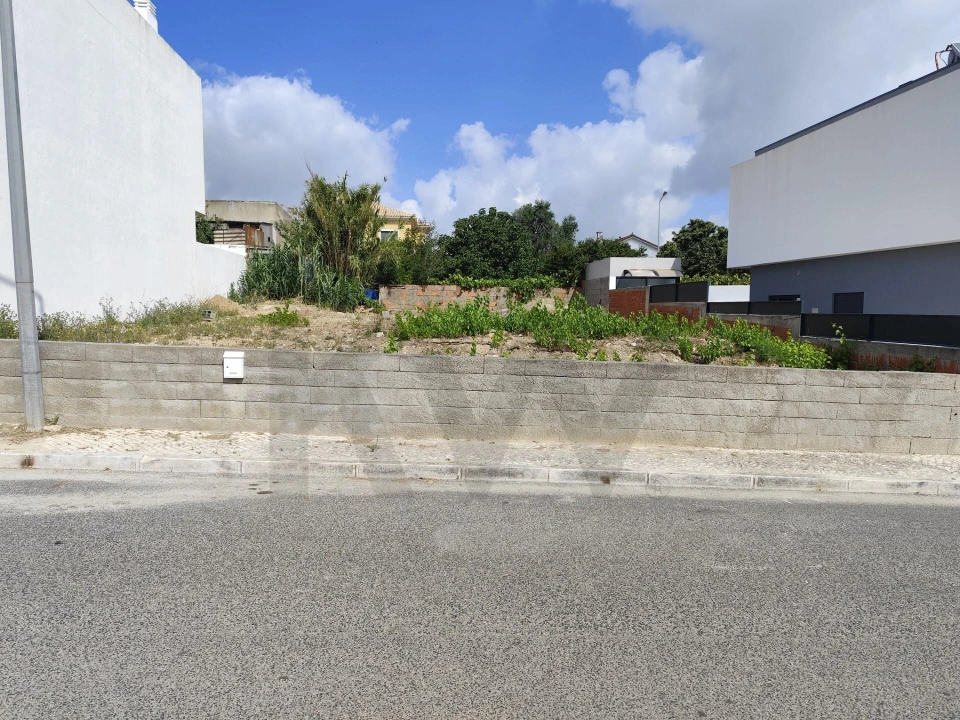 Terreno para Venda em São Domingos de Rana Foto 3