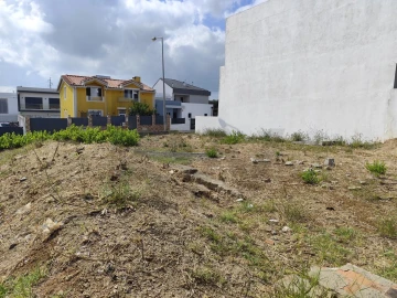 Terreno para Venda em São Domingos de Rana