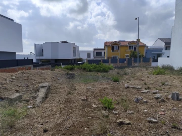 Terreno para Venda em São Domingos de Rana