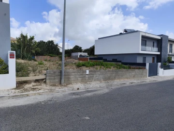 Terreno para Venda em São Domingos de Rana