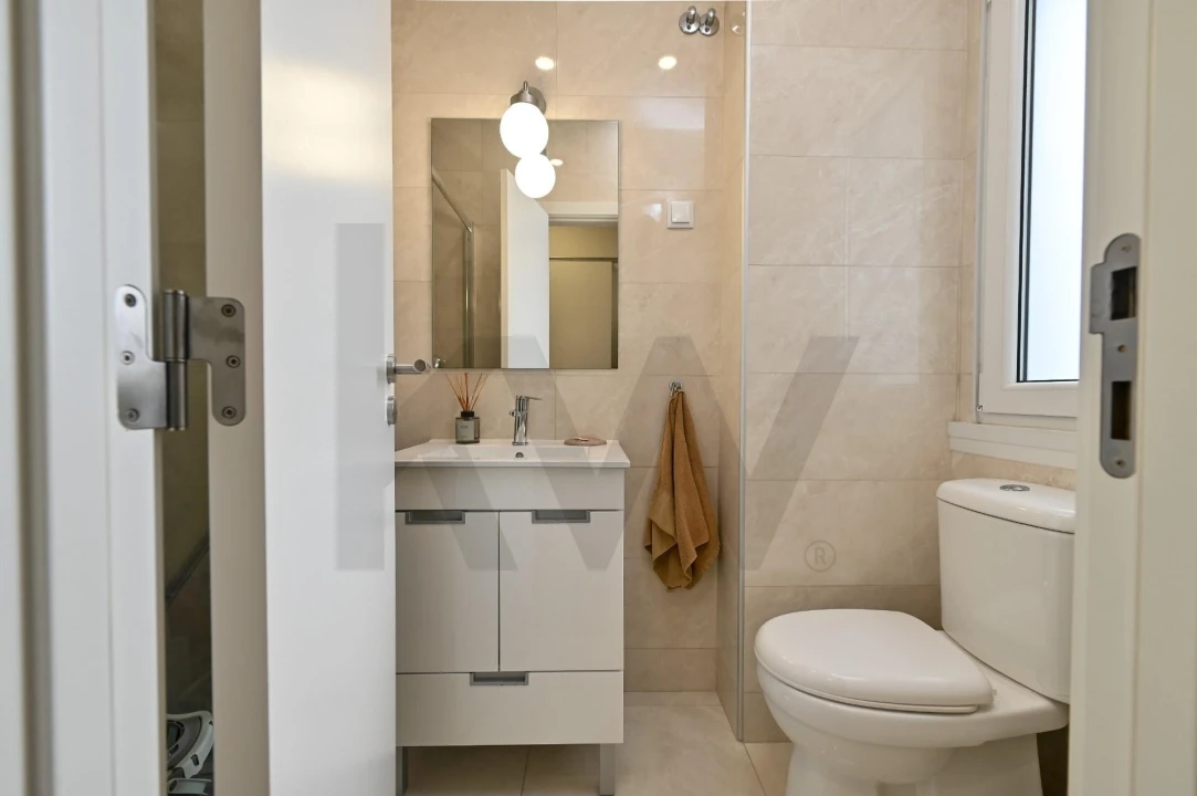 Apartamento T2 para Arrendamento em Alvalade Foto 18