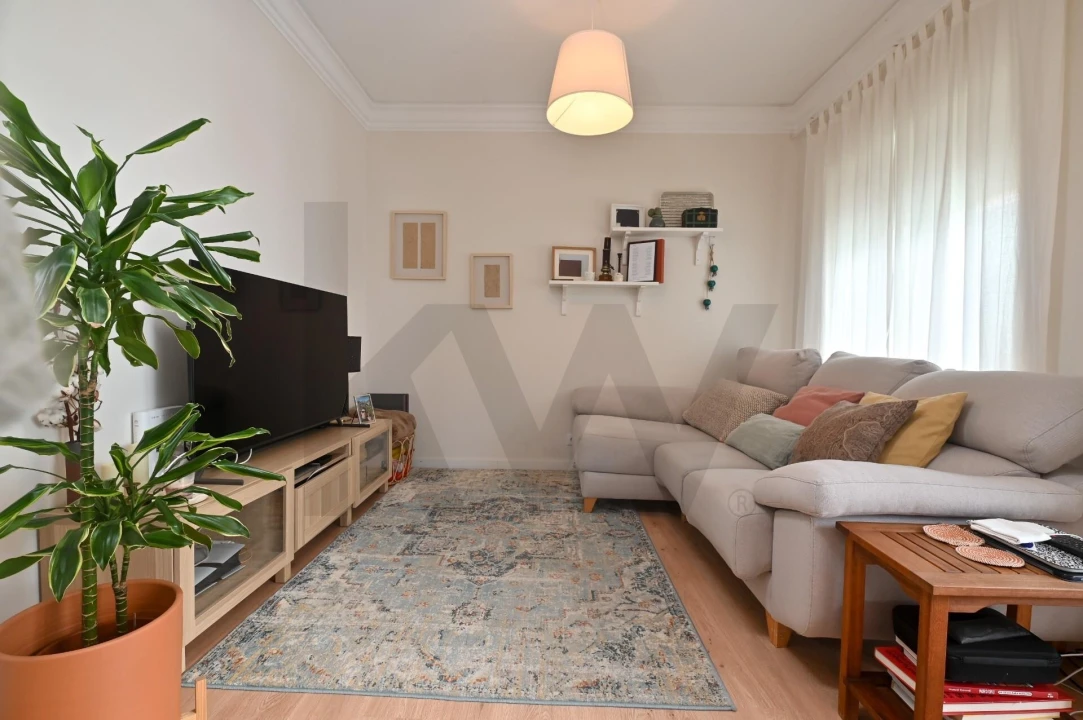 Apartamento T2 para Arrendamento em Alvalade Foto 3
