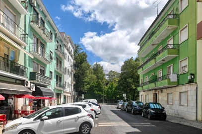 Apartamento T2 para Arrendamento em Alvalade