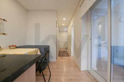 Apartamento T2 para Arrendamento em Alvalade