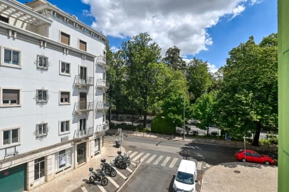 Apartamento T2 para Arrendamento em Alvalade