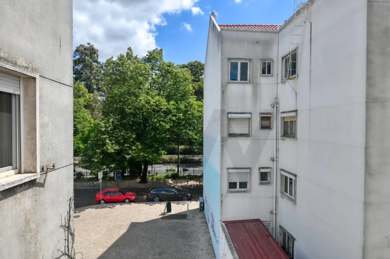 Apartamento T2 para Arrendamento em Alvalade Foto 20