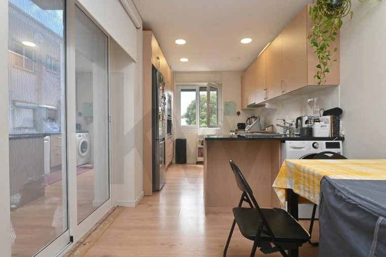Apartamento T2 para Arrendamento em Alvalade Foto 14