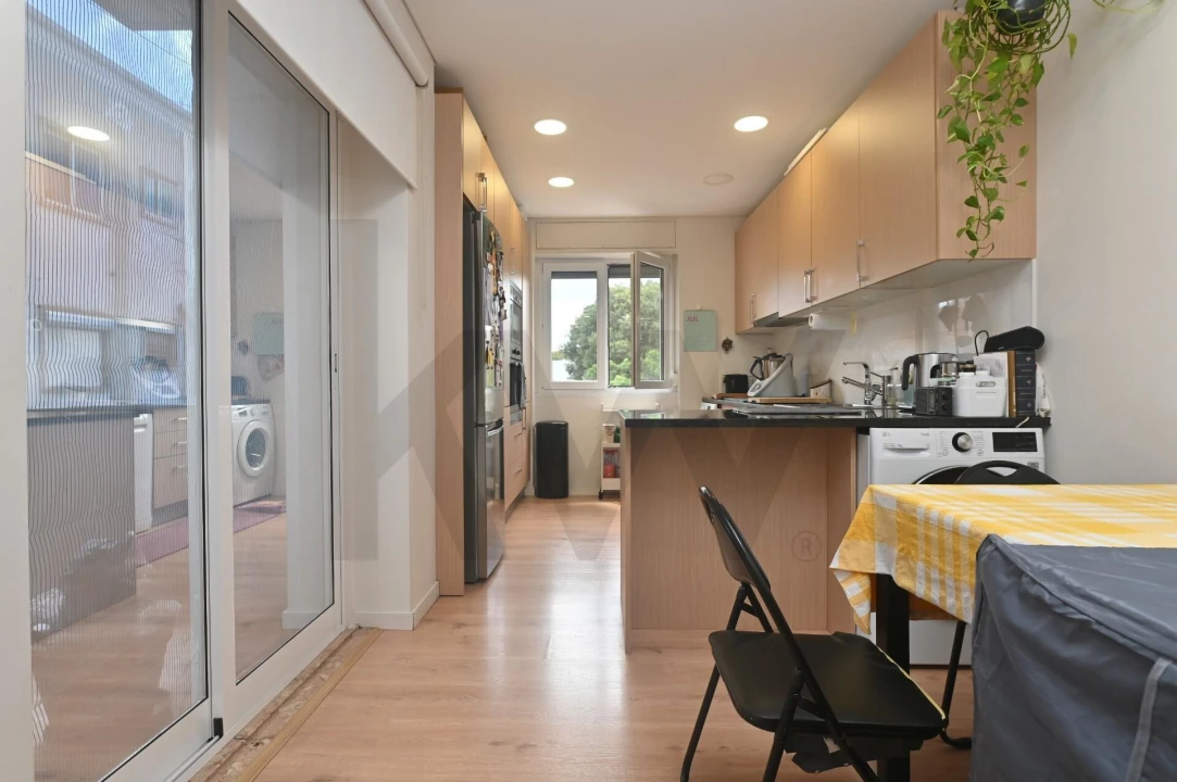 Apartamento T2 para Arrendamento em Alvalade Foto 14
