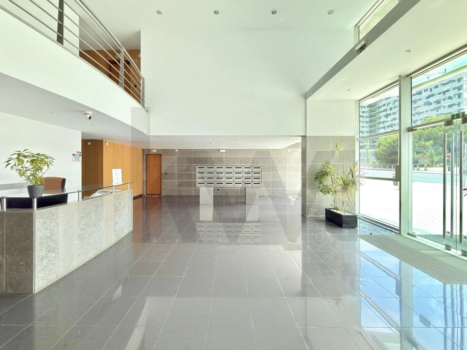 Apartamento T2 para Arrendamento em Campolide Foto 42
