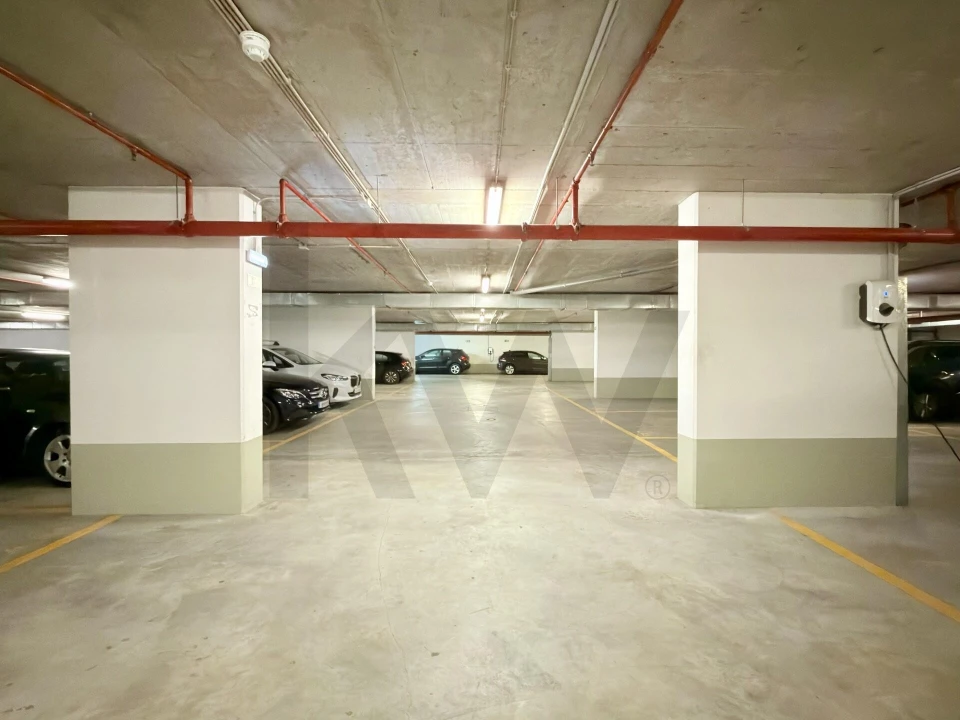 Apartamento T2 para Arrendamento em Campolide Foto 39
