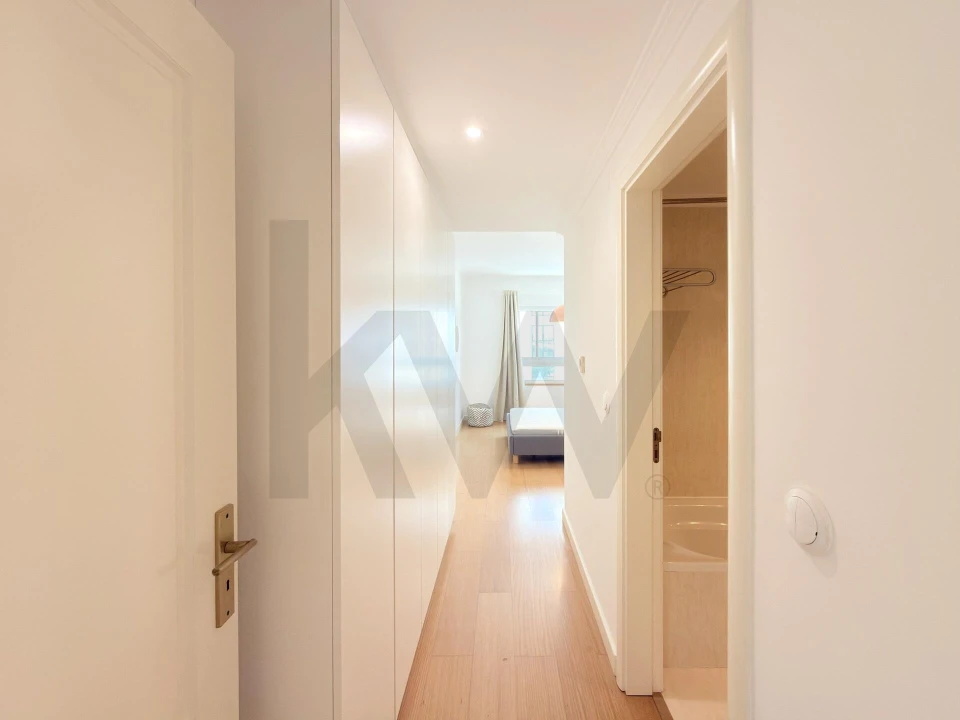 Apartamento T2 para Arrendamento em Campolide Foto 22