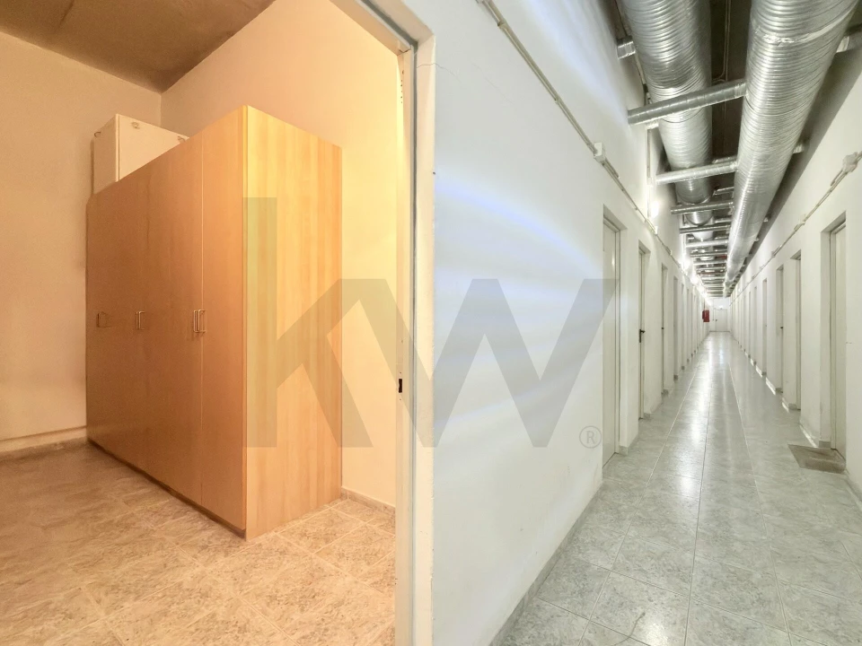 Apartamento T2 para Arrendamento em Campolide Foto 37