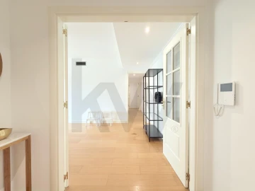Apartamento T2 para Arrendamento em Campolide