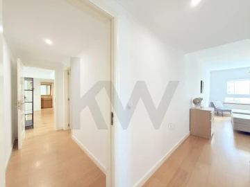 Apartamento T2 para Arrendamento em Campolide