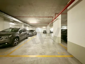Apartamento T2 para Arrendamento em Campolide
