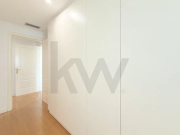 Apartamento T2 para Arrendamento em Campolide