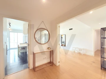 Apartamento T2 para Arrendamento em Campolide