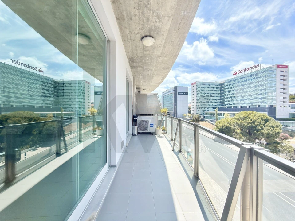 Apartamento T2 para Arrendamento em Campolide Foto 4