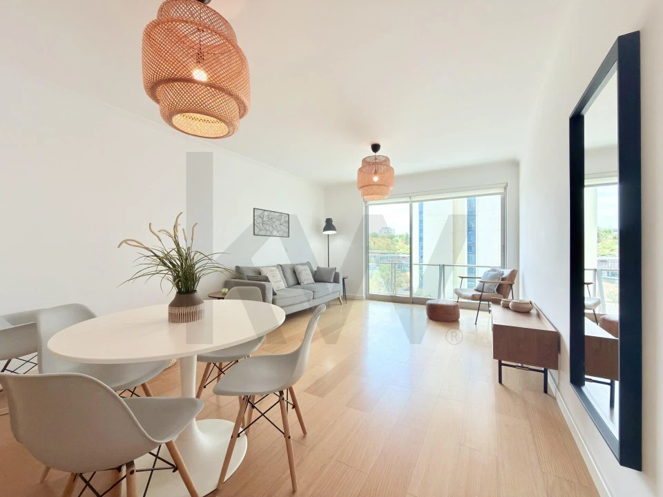 Apartamento T2 para Arrendamento em Campolide Foto 1