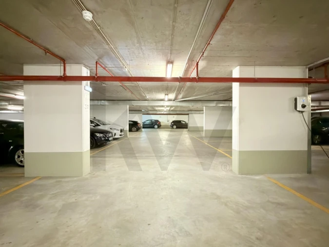Apartamento T2 para Arrendamento em Campolide Foto 39