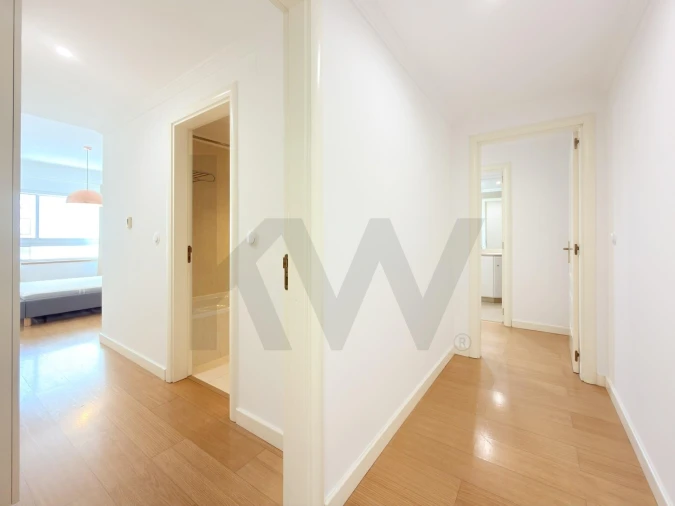 Apartamento T2 para Arrendamento em Campolide Foto 21