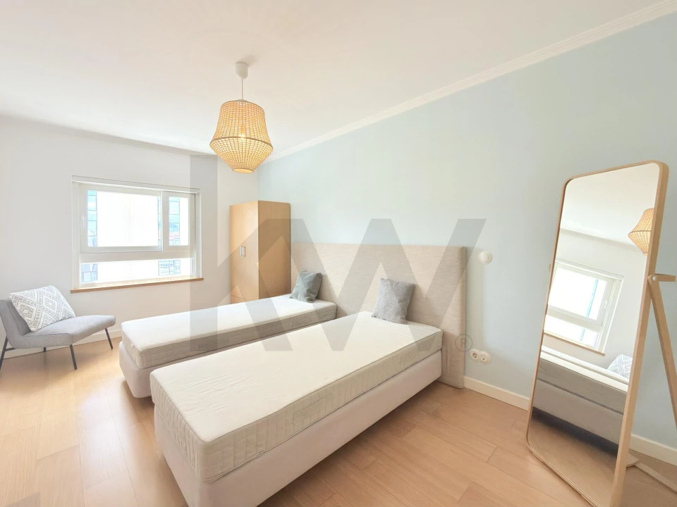 Apartamento T2 para Arrendamento em Campolide Foto 33