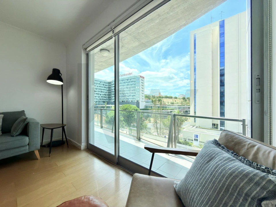 Apartamento T2 para Arrendamento em Campolide Foto 3