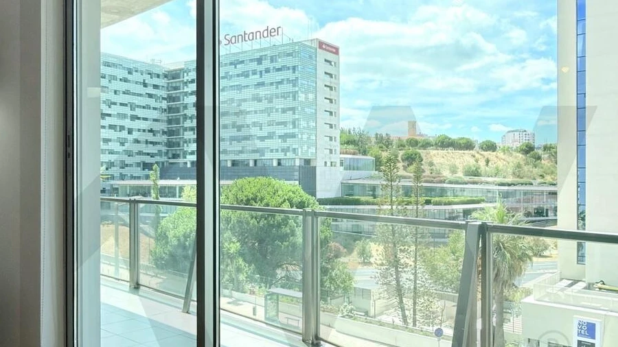 Apartamento T2 para Arrendamento em Campolide