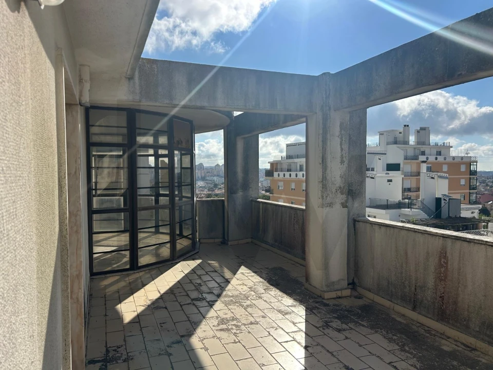 Apartamento T5 para Venda em Algueirão-Mem Martins Foto 12