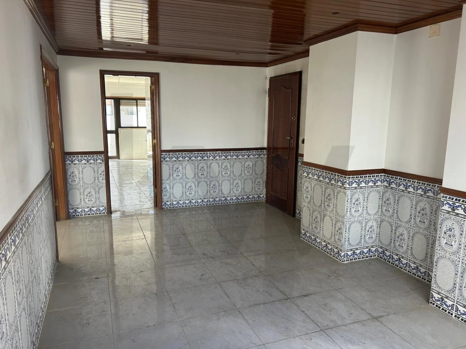 Apartamento T5 para Venda em Algueirão-Mem Martins Foto 9